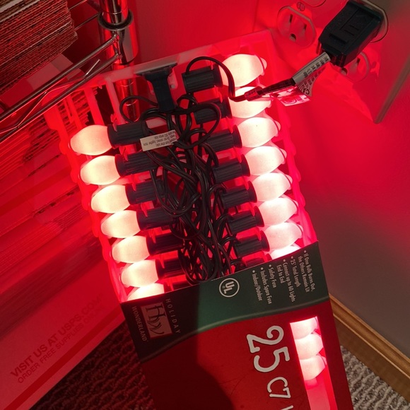 String of 25 red lights on green wire New in box. Never used. - Picture 8 of 9